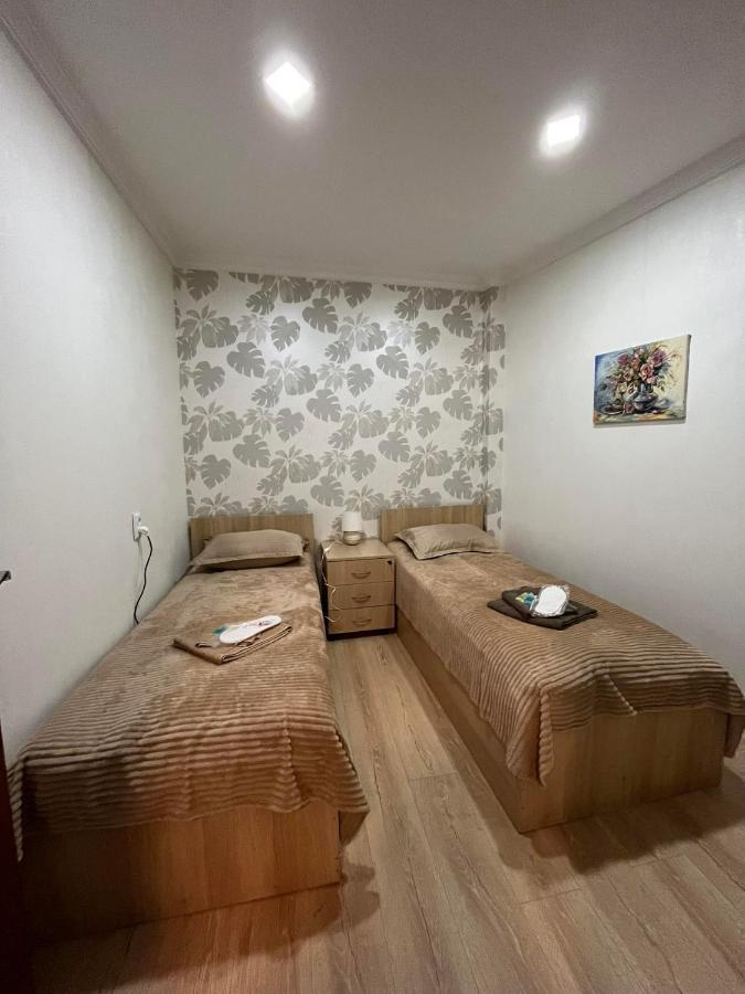 Hello 2 Apartamento Tbilisi Exterior foto